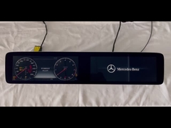 layar Mercedes